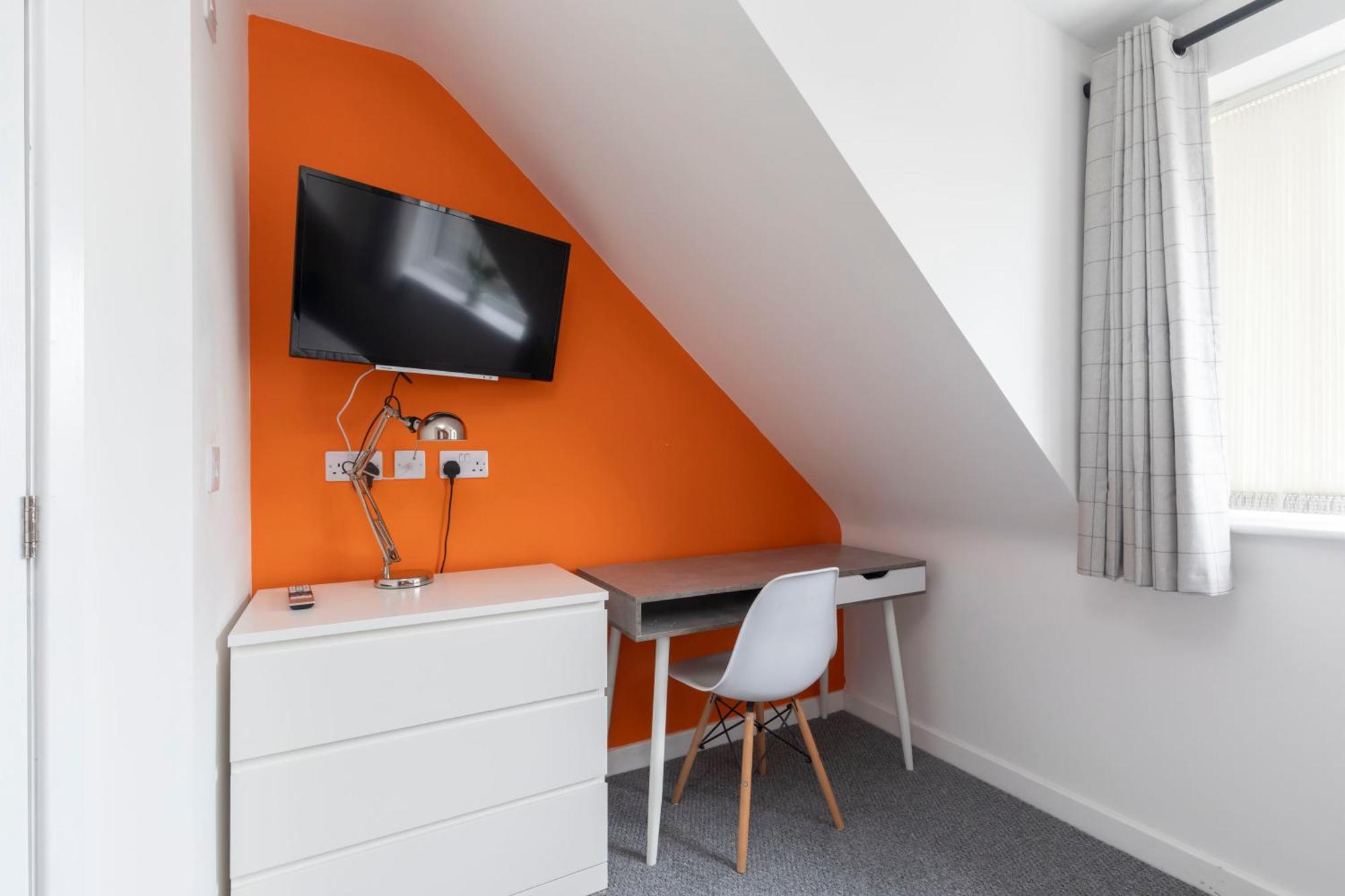 Modern Four Bedroom Four Bathroom Home Cheltenham Exterior foto